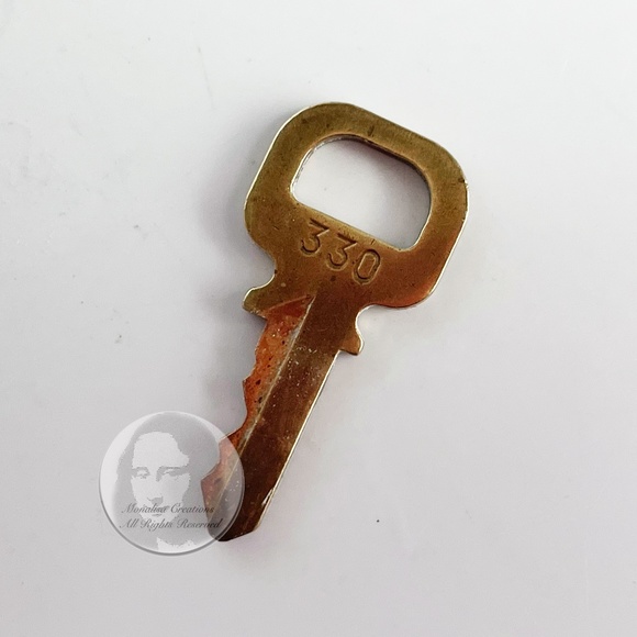 Vintage Louis Vuitton Lock & Key Small Brass Bag or Luggage Lock LV Logo - Picture 6 of 10